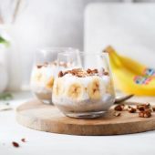 Ontbijtpudding met banaan en kokos