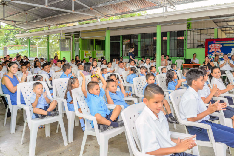 Chiquita schenkt dem Bildungsministerium von Costa Rica Land für den Bau von Schulen