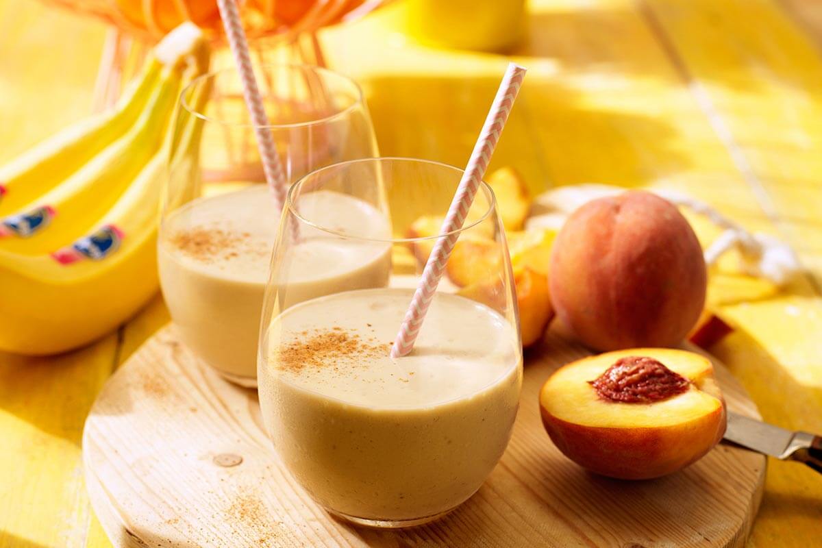 Eenvoudige smoothie met perzik en Chiquita-banaan