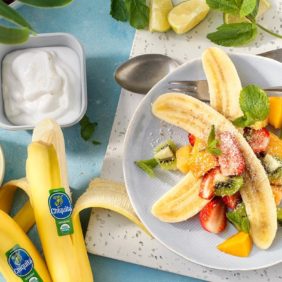 Biologische, tropische Chiquita-bananensplit met kokos en munt