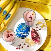 Smoothie van Chiquita-banaan en granaatappel