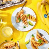 Gegrilde Chiquita bananen met kaneel voor op de barbecue