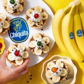Retro-taarten met chocoladeroom en Chiquita banaan