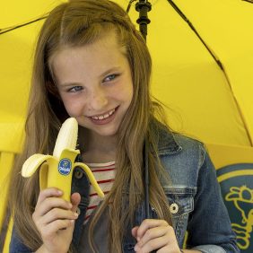 Chiquita Schildert de Wereld met een Gele Kwast in de Nieuwste campagne