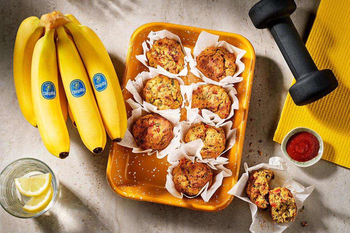 Hartige kikkererwten-bananenmuffins met kaas en groenten