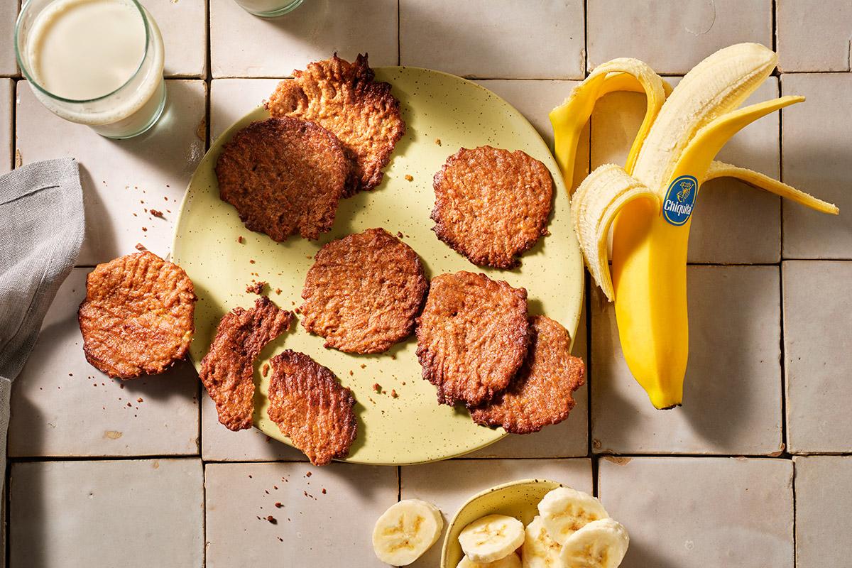 Veganistische amandelboter-banaan-kokoskoekjes