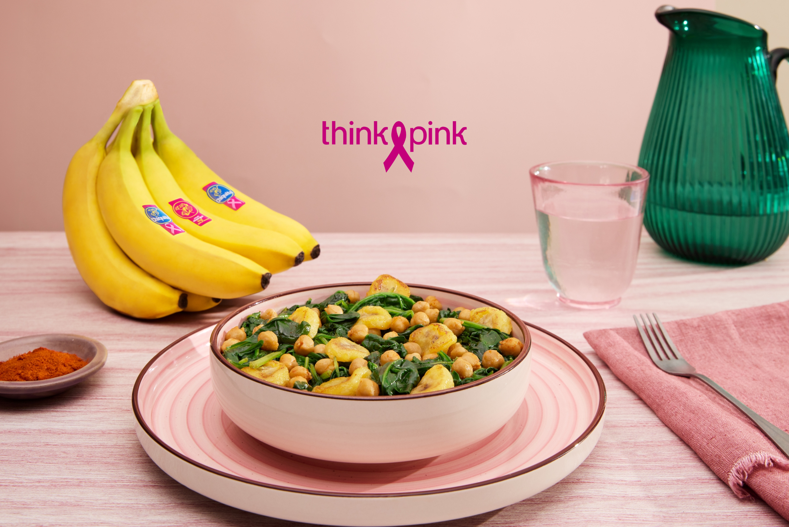 Chiquita-bananen gebakken met spinazie en kikkererwten